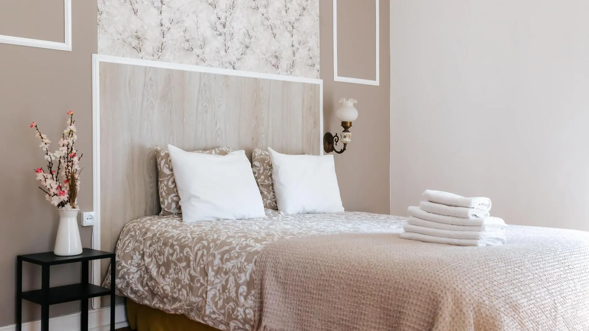 Aquilla Family Room 202 Lisbon