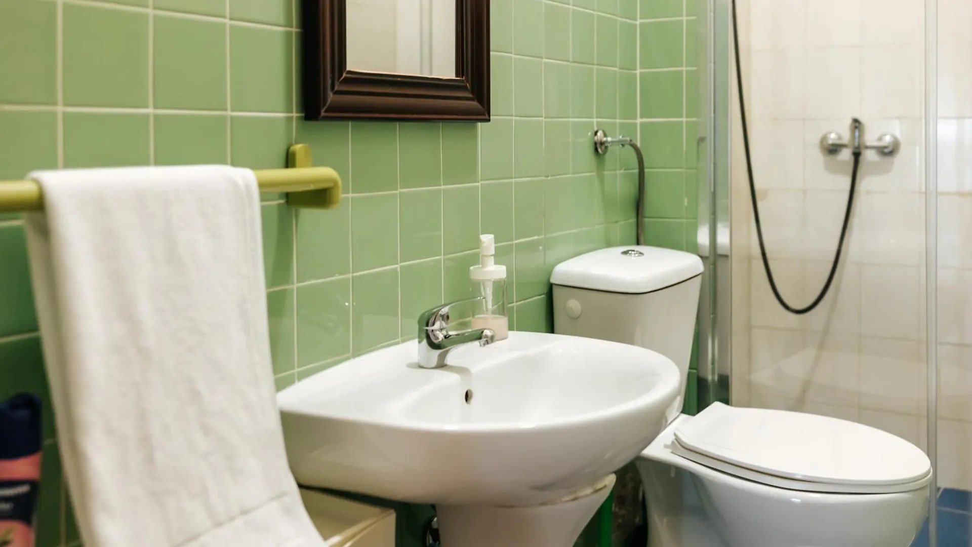 Homestay Aquilla Family Room 202 Lisbon