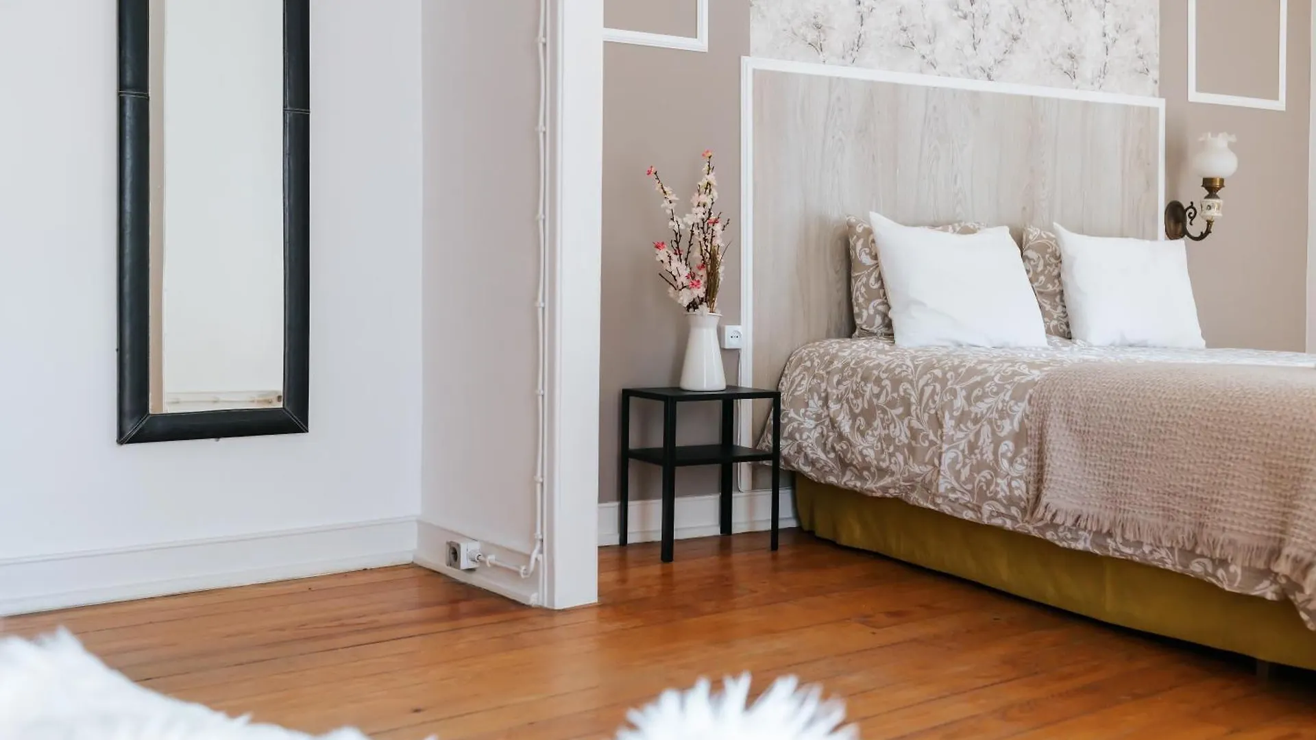 Homestay Aquilla Family Room 202 Lisbon Portugal